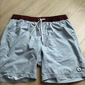 Vuori Men's Athletic Shorts - Light Gray with Maroon Waistband xl